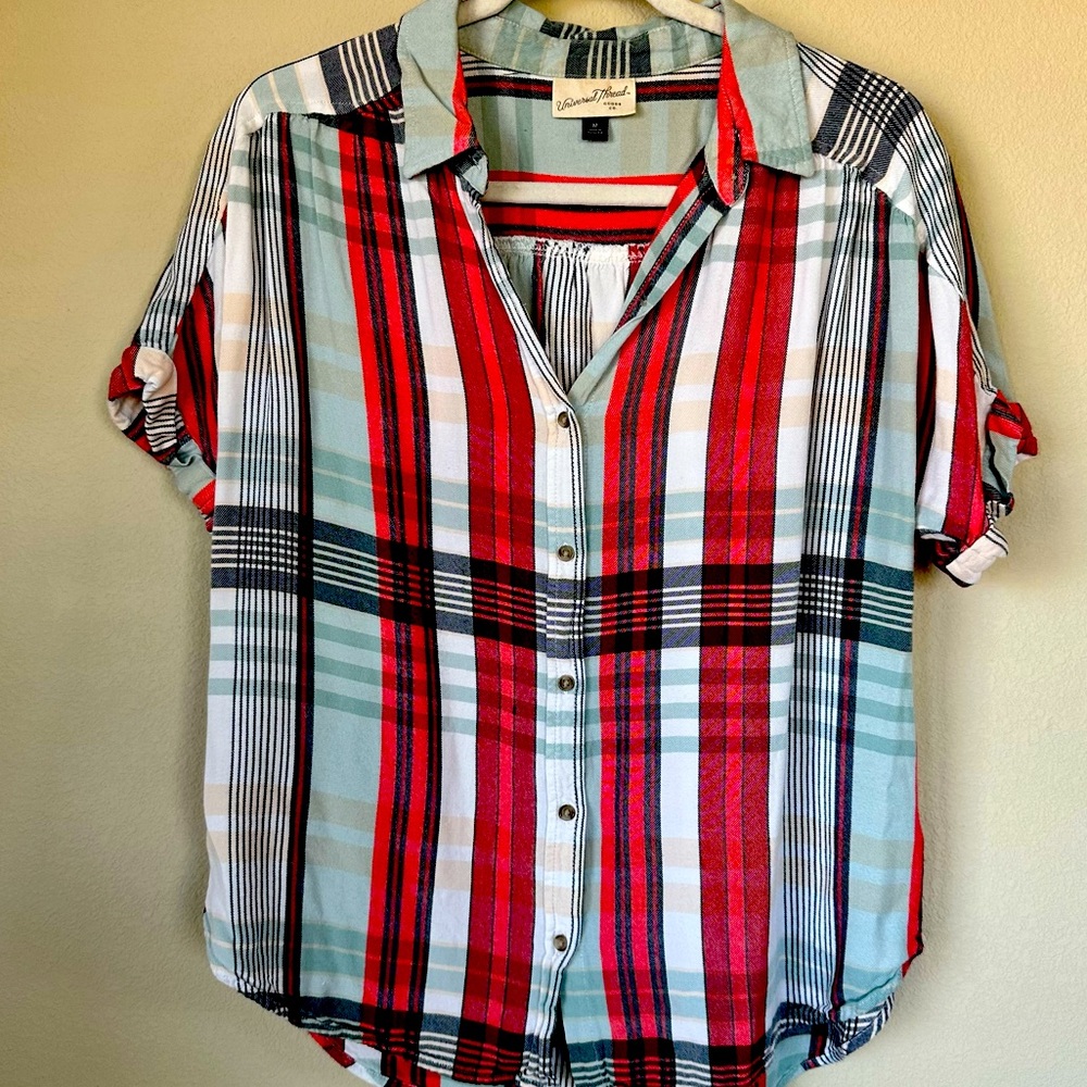 Size Medium Plaid Button Up - short sleeve